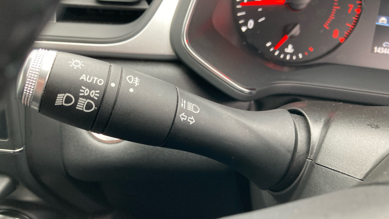 Renault Captur 1.3 TCE 140 Iconic 5dr Petrol Hatchback